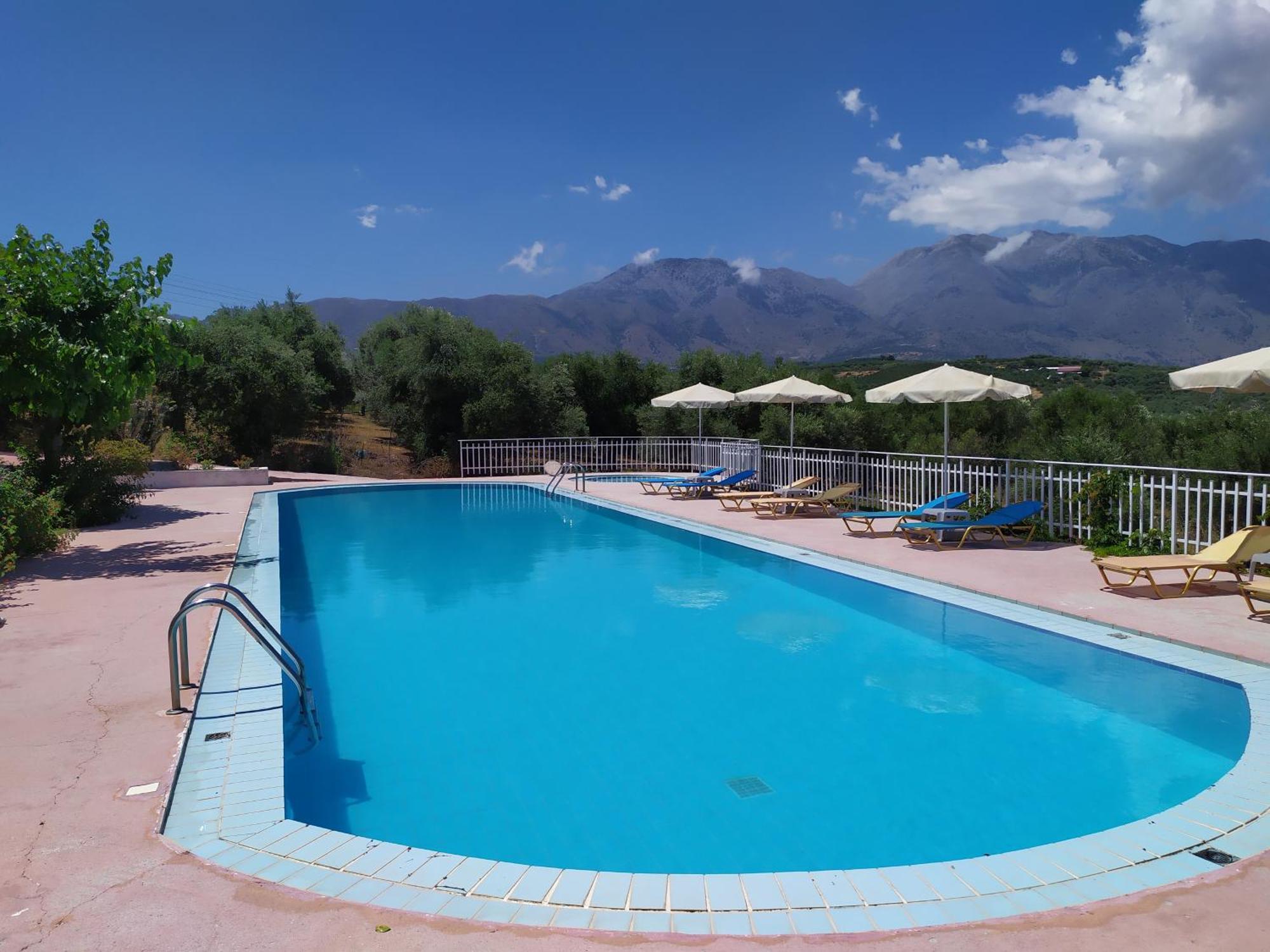Calamon Apartments Episkopi-Chania Exteriör bild