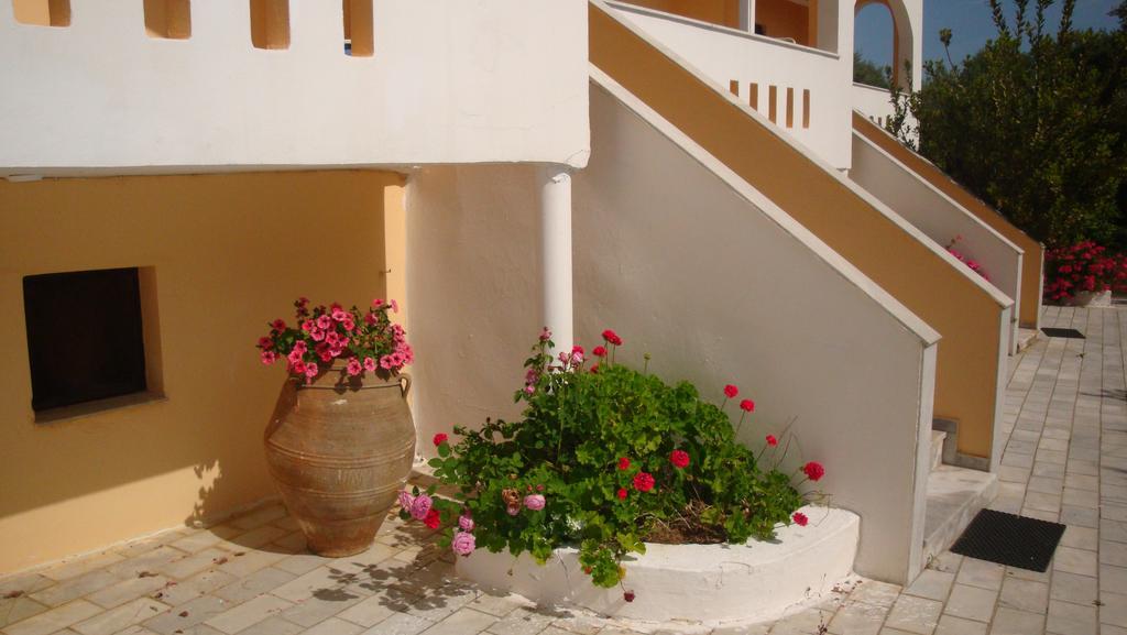 Calamon Apartments Episkopi-Chania Exteriör bild