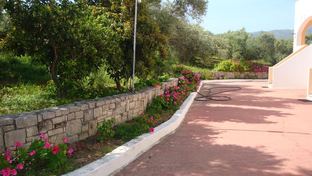 Calamon Apartments Episkopi-Chania Exteriör bild